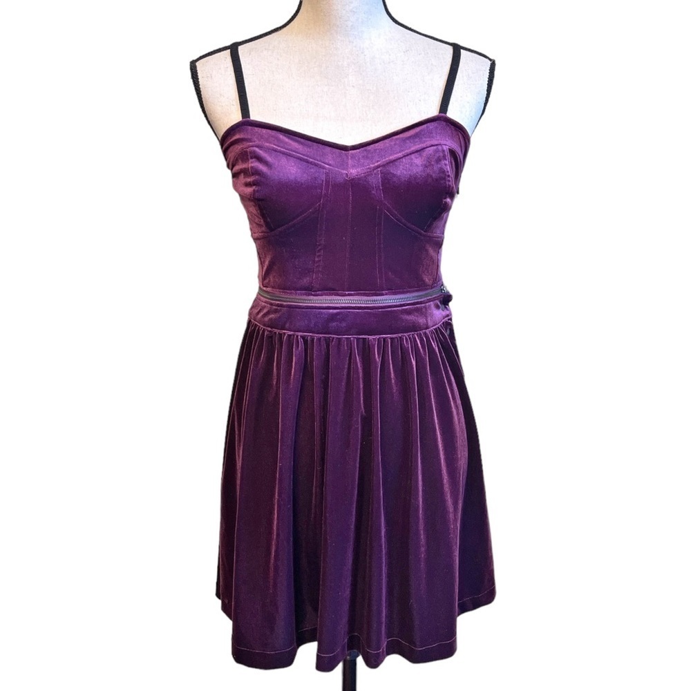 Jessica Simpson Hayden purple velvet 90s goth cosplay dress women's 2